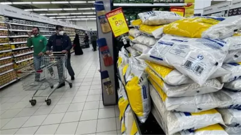 المكرونة تتراجع والدقيق يرتفع.. تحركات أسعار السلع الغذائية اليوم