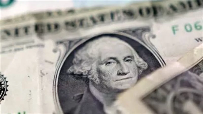 الدولار مستقر اليوم.. لكن الفارق بين البنوك يستحق الانتباه