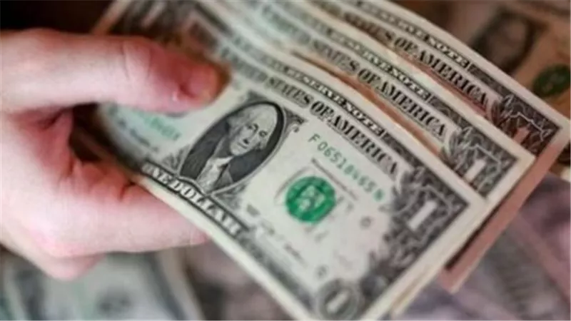 سعر الدولار اليوم في البنك الأهلي وبنك مصر.. تعرف على آخر تحديث