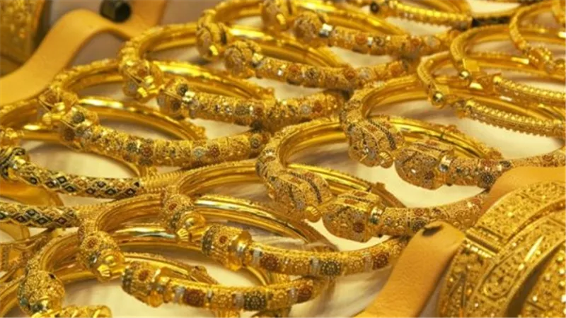 الذهب يختبر مستوى 6400 جنيه.. سعر عيار 21 اليوم بالتفصيل