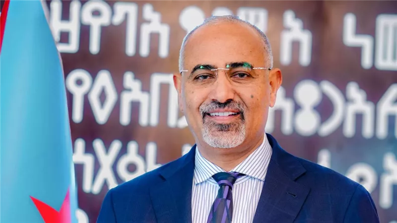 استراتيجية اللواء عيدروس الزُبيدي لتأمين الممرات المائية وفرض القضية الجنوبية دوليًا