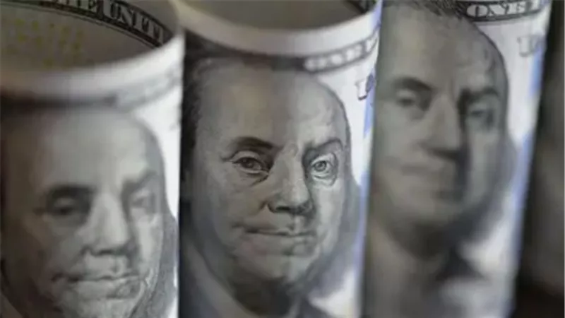 الدولار أمام الجنيه.. أي بنك سجل أعلى سعر اليوم؟