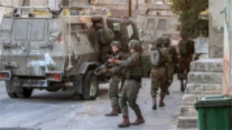 الجيش الإسرائيلي يعلن اعتقال شخصين استهدفهما بالرصاص في جنوب سوريا