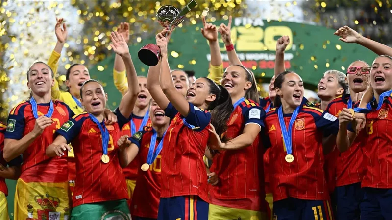 إسبانيا تتسيد كرة القدم.. منتخب الناشئات يحقق إنجازا عالميا فريدا