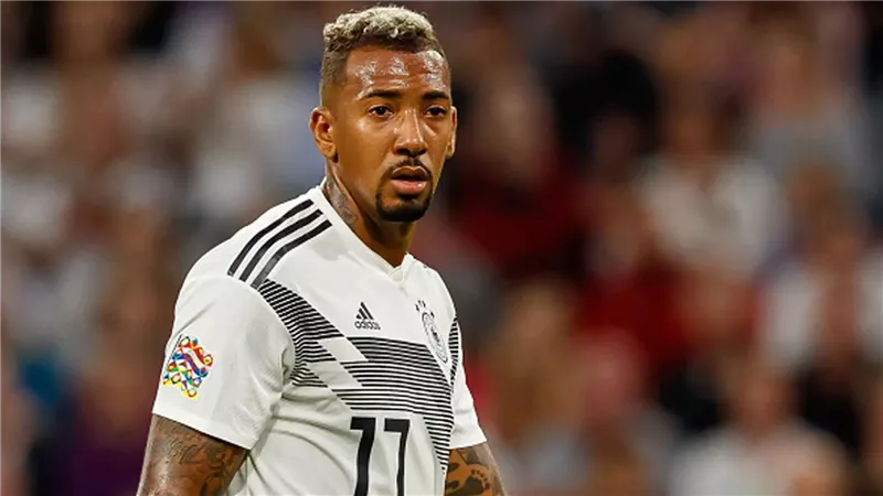 فريق محمد صلاح.. جيروم بواتينج ينضم للجهاز الفني لنادي طرابزون التركي