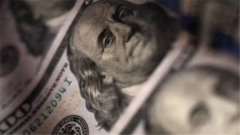 سعر الدولار الآن في البنوك المصرية.. تعرف على أحدث أسعار الشراء والبيع