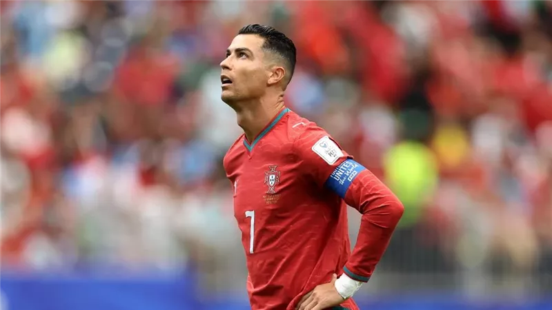 إيقاف وغرامة.. عقوبة رونالدو المتوقعة بعد أزمته في منتخب البرتغال إيقاف وغرامة.. عقوبة رونالدو المتوقعة بعد أزمته في منتخب البرتغال