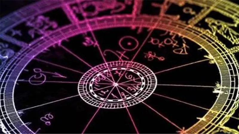 ماذا تخبئ لك الأبراج اليوم؟ توقعات الحمل والثور والجوزاء حتى الحوت