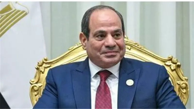 ذكرى أكتوبر المجيدة.. السيسي يحيي أسر الشهداء وقادة الحرب ورموز الدولة