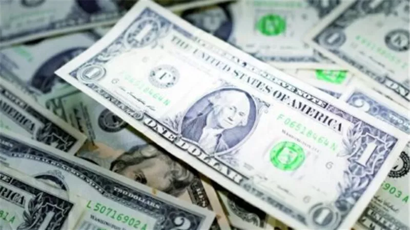 قبل التعاملات.. سعر الدولار اليوم مقابل الجنيه في البنك الأهلي وبنك مصر