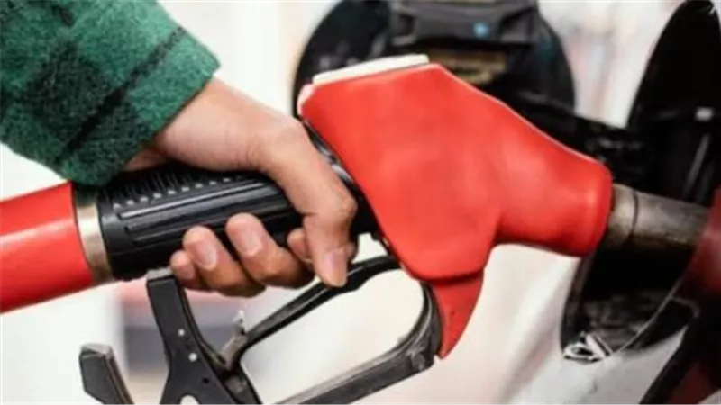 أسعار البنزين اليوم في مصر.. سعر 80 و92 و95 والسولار وأسطوانة الغاز
