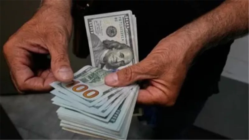 مفاجأة في أسعار الدولار اليوم.. أعلى سعر للبيع داخل البنوك المصرية