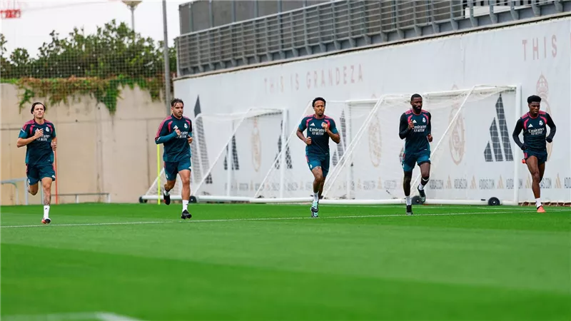 قبل مواجهة روما.. ريال مدريد يستعيد ميليتاو وميندي