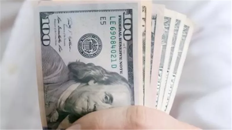 سعر الدولار في البنك الأهلي وبنك مصر وCIB.. تفاصيل تعاملات الثلاثاء