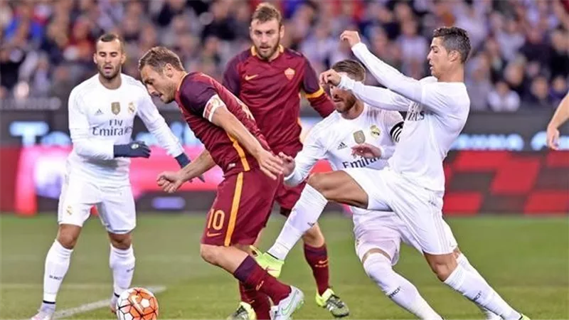 الغلبة للميرنجي.. تاريخ مواجهات ريال مدريد وروما قبل قمة الليلة بدوري الأبطال الغلبة للميرنجي.. تاريخ مواجهات ريال مدريد وروما قبل قمة الليلة بدوري الأبطال