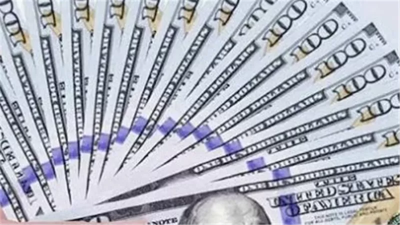 كم زاد الدولار في أسبوع؟ مقارنة أسعار الشراء والبيع في البنوك المصرية