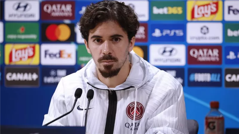 من العدل فوز لاعب من باريس سان جيرمان بالكرة الذهبية