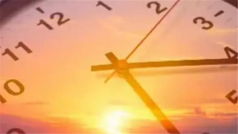 موعد التوقيت الشتوي رسميًا.. كيف تتجنب التأخر عن العمل والدراسة؟