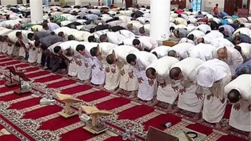 مواقيت الصلاة اليوم الخميس.. مواعيد الفجر والمغرب في حلايب وشرم الشيخ