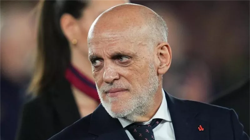 بسبب ريال مدريد.. تيباس يهاجم المجلس الأعلى للرياضة في إسبانيا