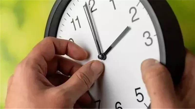 متى يبدأ التوقيت الشتوي في مصر 2026؟ الموعد الرسمي وطريقة تغيير الساعة