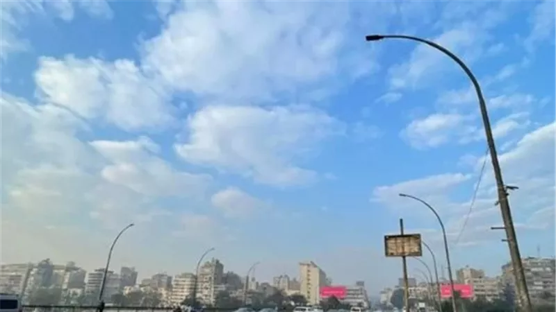 رياح وأتربة وأمطار متقطعة.. تفاصيل حالة الطقس في المحافظات اليوم