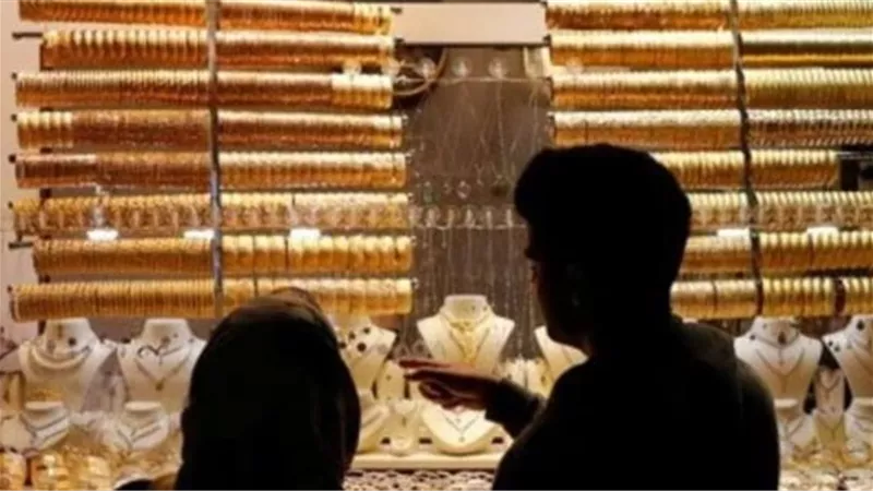 أسعار الذهب اليوم الخميس.. هل يستمر استقرار عيار 21 عند 6385 جنيهًا؟