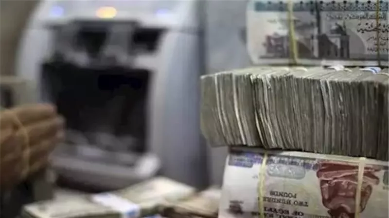 زيادة المرتبات الحكومية.. ماذا نعرف عن خطة رفع الحد الأدنى للأجور؟