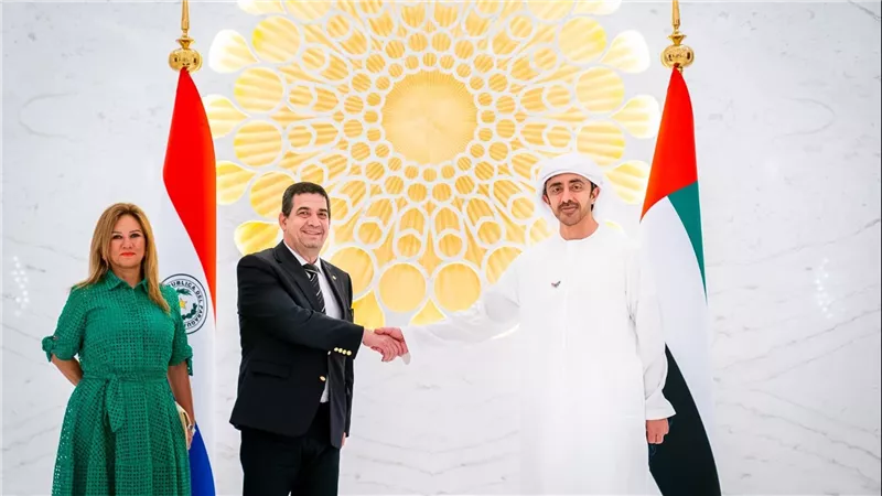تفاصيل لقاء عبدالله بن زايد ونائب رئيس الباراجواي 