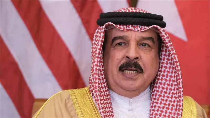منذ اعتلاءه سدة الحكم حتى الآن.. تعرف على إنجازات الشيخ حمد بن عيسي