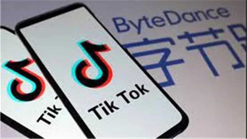  تقارير طبية: TikTok يصيب المراهقات بتشنجات لا إرادية