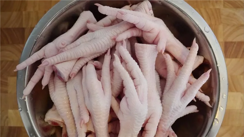 مفاجأة.. فوائد مذهلة لتناول أرجل الدجاج 