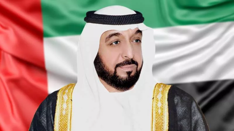 رئيس الإمارات يمنح السفير الصيني وسام زايد الثاني