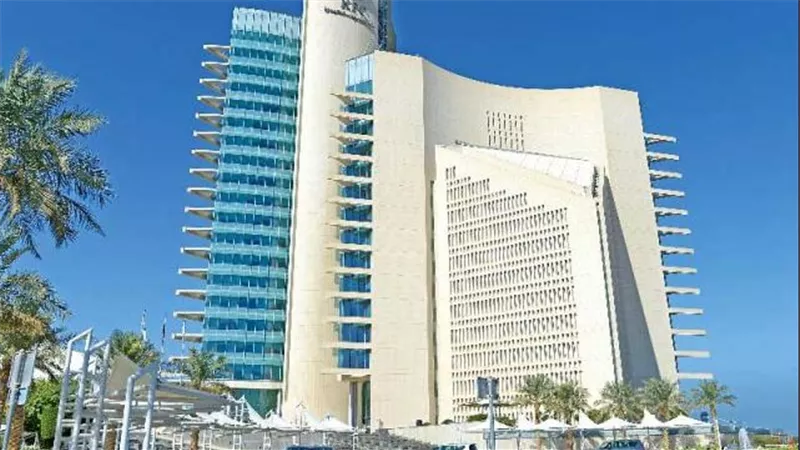 الكويت ترفع سعر البيع الرسمي لنوعين من النفط الخام تبيعهما لآسيا في مايو