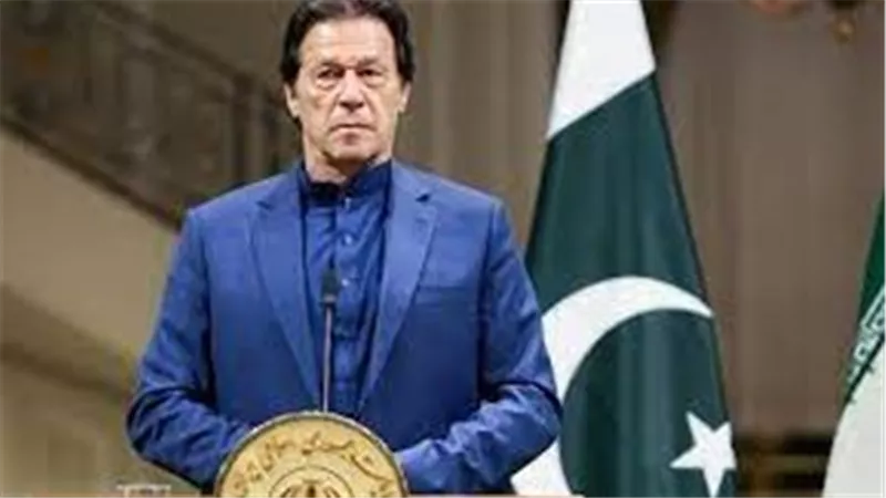  ماذا وراء استقالة أعضاء حزب رئيس الوزراء الباكستاني السابق عمران خان من البرلمان؟