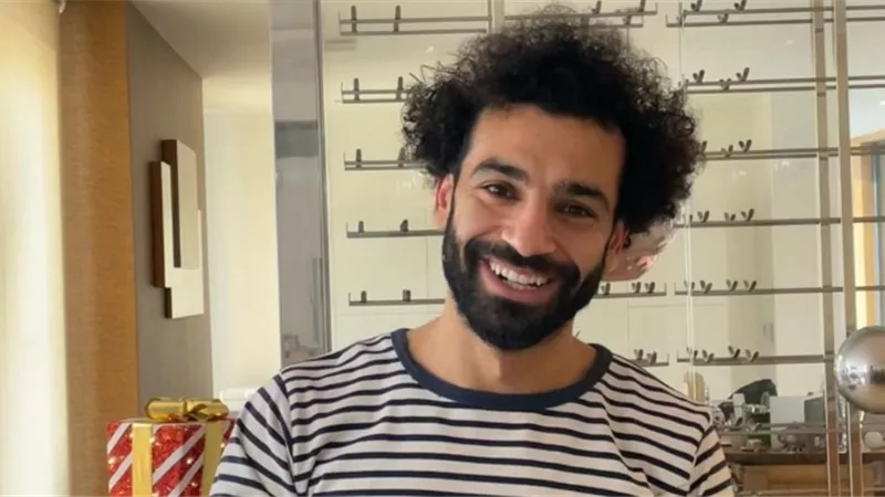 محمد صلاح يفاجئ أكرم حسني نجم مسلسل 