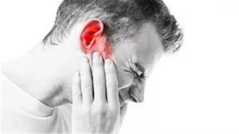 خبيرة توضح.. طنين الأذن نذير بالصمم؟