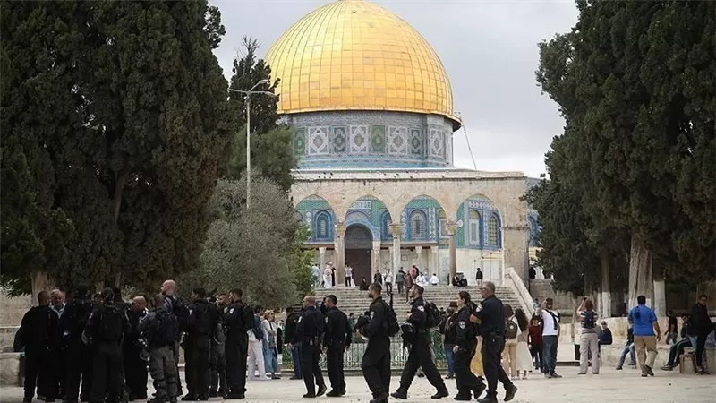  تقرير فلسطيني: عشرات المستوطنين اقتحموا اليوم المسجد الأقصى