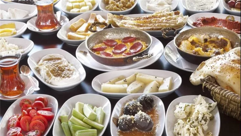  أبرز الأطعمة التي تجعلك تشعر بالعطش