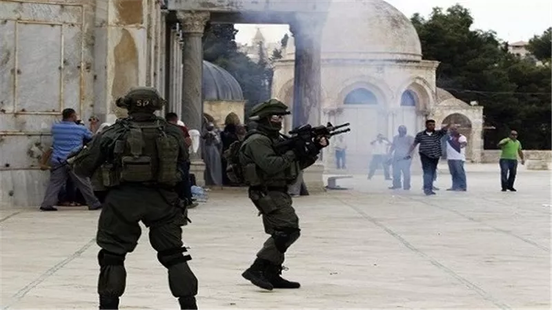 إصابات بالجملة جراء مواجهات بين الفلسطينيين والشرطة الإسرائيلية في 