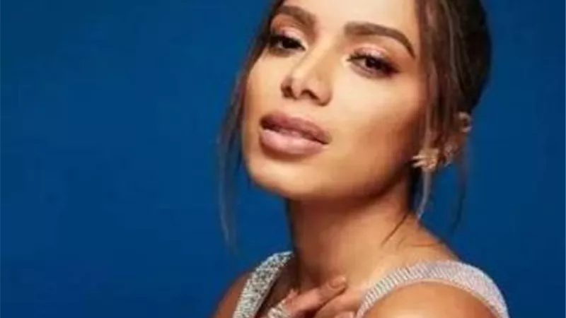  المغنية البرازيلية أنيتا الرئيس جايير بولسونارو تحجب من حسابها في 