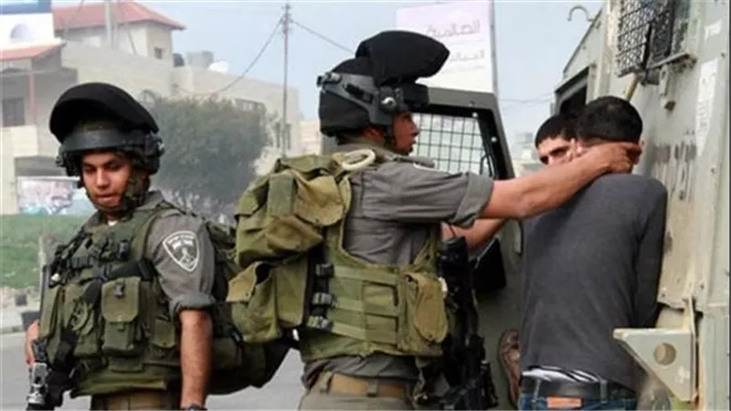  القوات الإسرائيلية تعتقل 15  فلسطينيًا من مدن الضفة الغربية