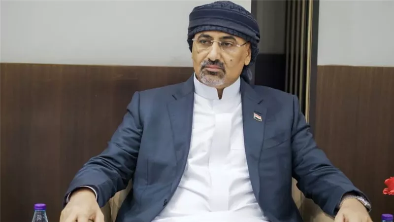 محلل كويتي: السياسيين تقبلوا اليمين الدستورية لـ 
