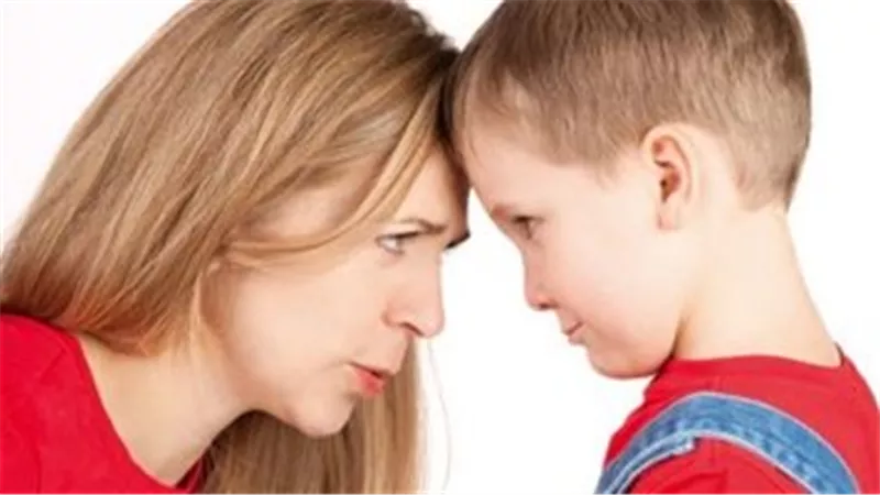 كيف تتعامل مع سلوك الطفل العدواني؟
