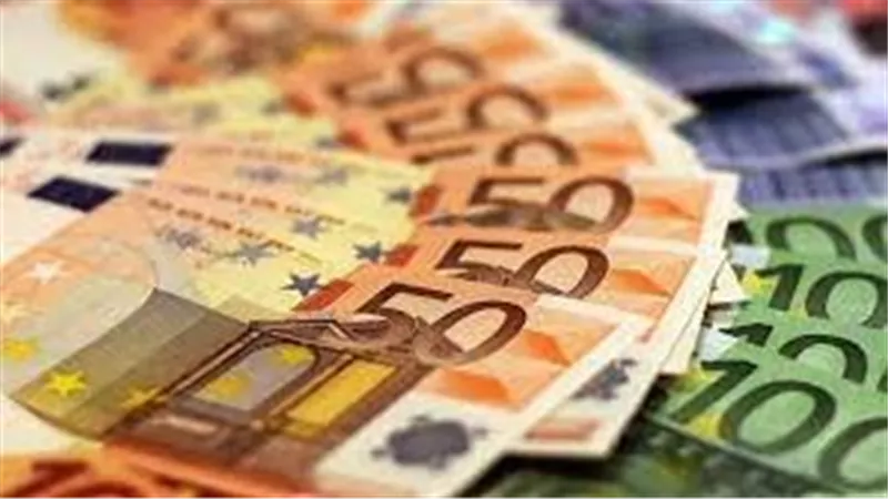 انخفاض العملة الأوروبية أمام نظيرتها الأمريكية اليوم الخميس
