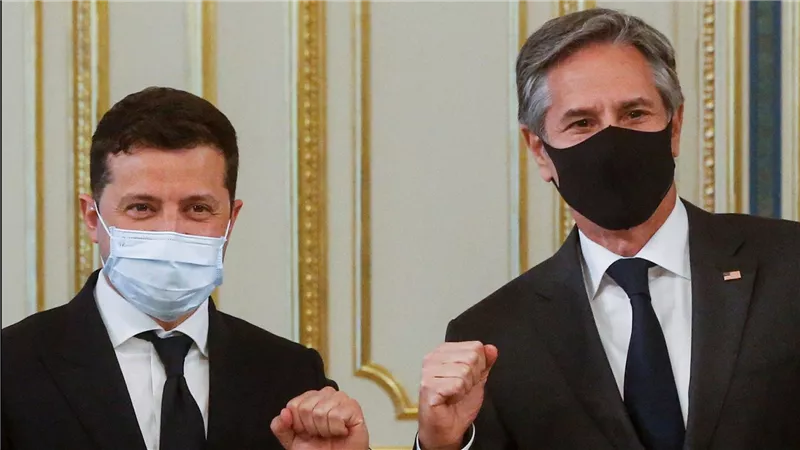 بلينكن يؤكد لزيلينسكي عودة الدبلوماسيين الأمريكيين لأوكرانيا