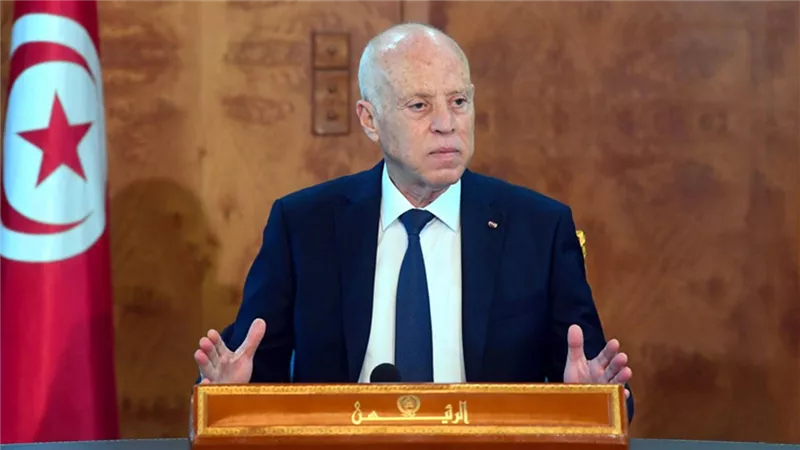 قيس سعيد يؤكد أنه سيجري تشكيل لجنة للإعداد لجمهورية جديدة 