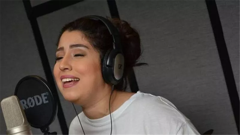 الفنانة أيتن عامر تطرح أغنيتها الجديدة 