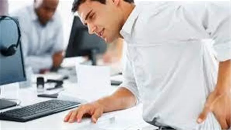 كيف يمكن لموظفي العمل المكتبي مواجهة متاعب الظهر؟