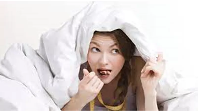 تجنب تناول الآيس كريم قبل النوم (الأسباب)
